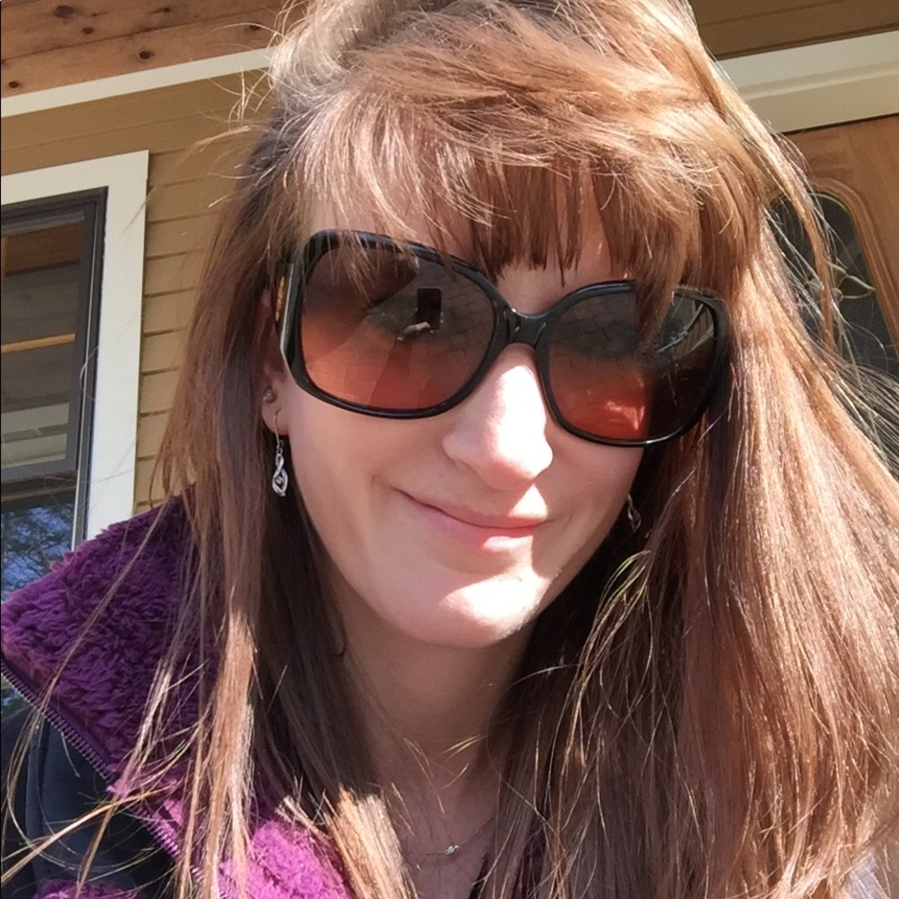 Meet your Posher, Christine